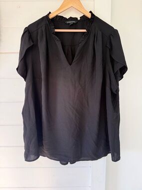 41 Hawthorn Black V-Neck Ruffle Trim Blouse